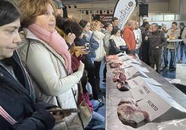 Mesa con las partes del cerdo ibérico clasificadas