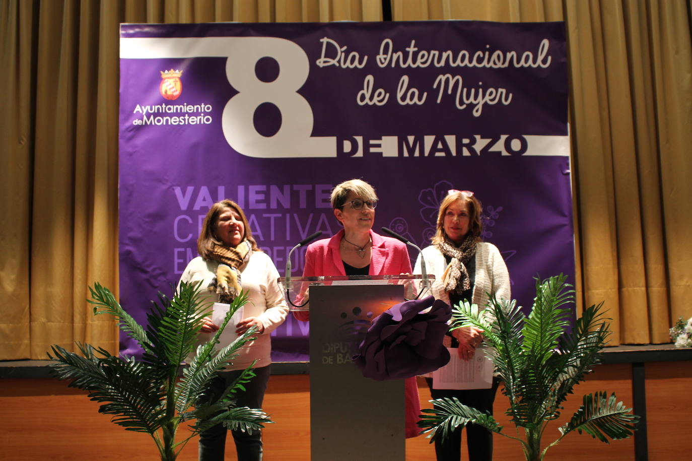 El acto institucional por el Día de la Mujer de Monesterio, en imágenes