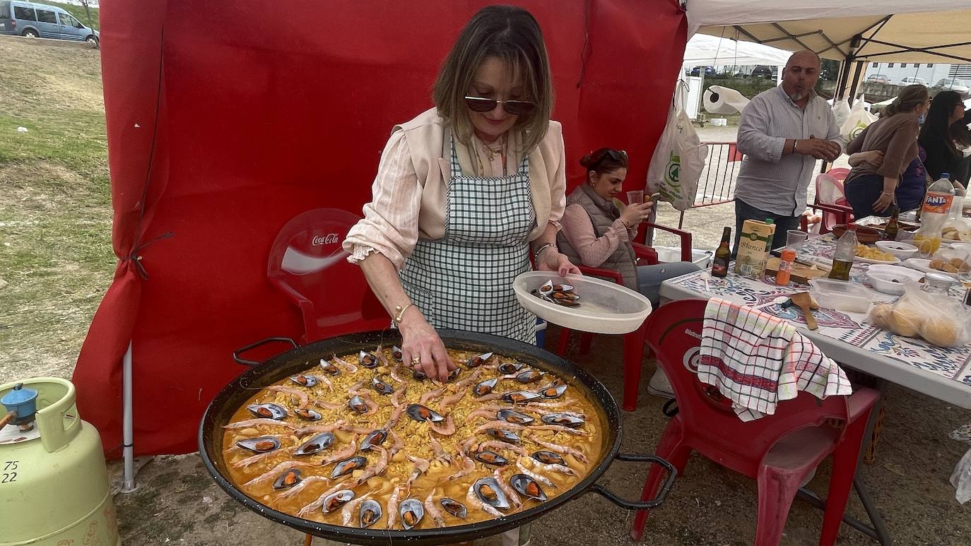 Monesterio da la bienvenida a la primavera con un concurso de paellas (I)