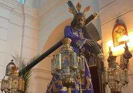 La imgagen de Nuestro Padre Jesús Nazareno ya aguarda en el templo parroquial la llegada del Martes Santos para desfilar por las calles de Monesterio