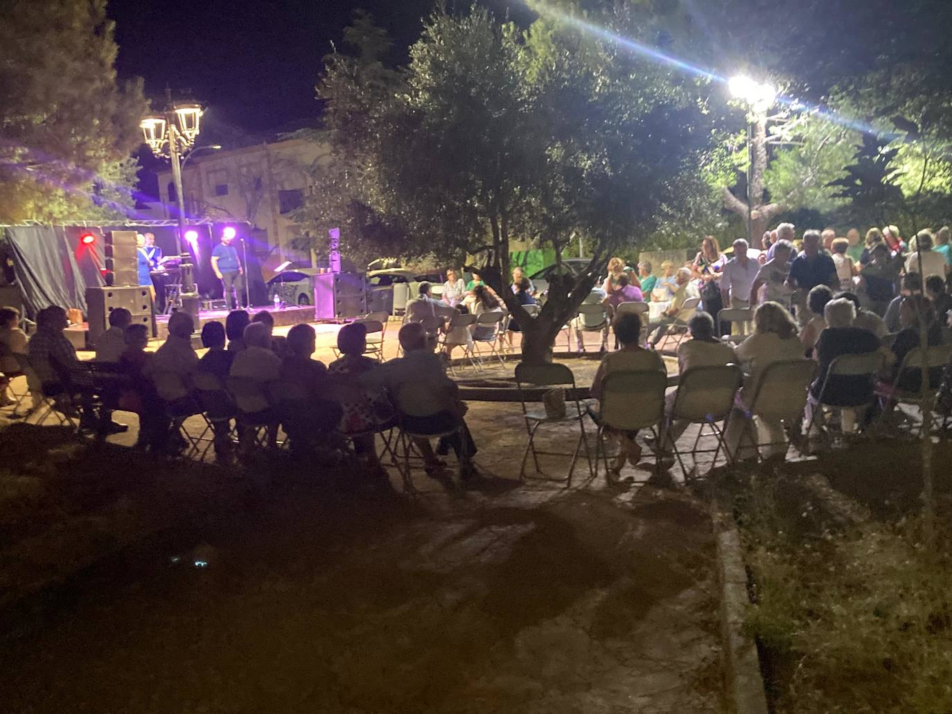 Fotos| Los mayores de Monesterio disfrutan de su Verbena Popular