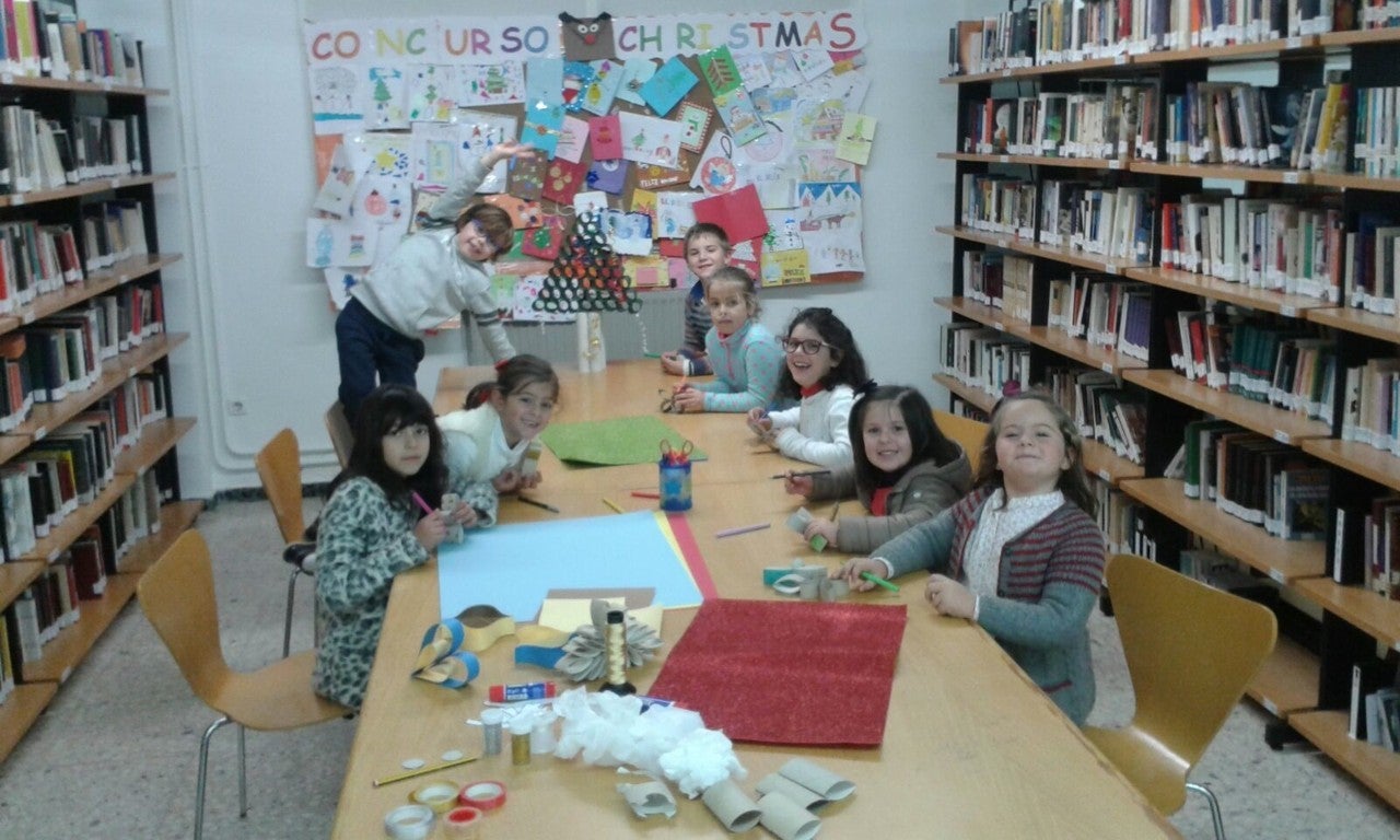 Decorando la biblioteca 