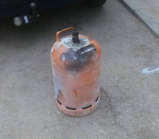 Bombona recuperada tras el incendio 
