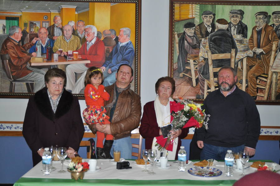 Presentación junto a su familia