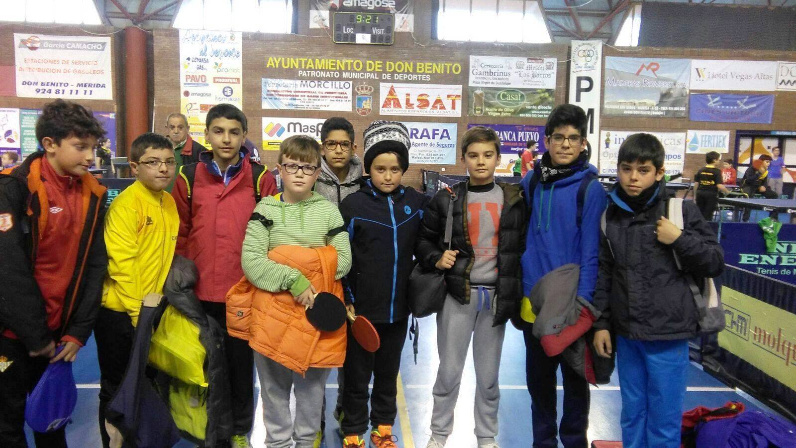 Grupo de alumnos, antes del torneo 