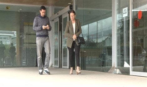 José Carlos y Emilia Chavero, hermanos de Manuela en el Juzgado de Zafra esta mañana 