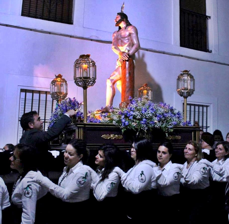 Costaleras del Cristo Amarrado a la Columna con sus lazos verdes 