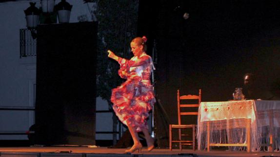 Manuela Sánchez sobre el escenario 