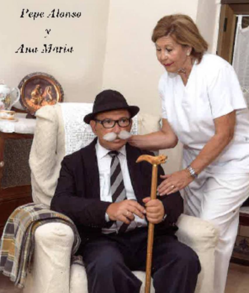 Ana María y Pepe en sus respectivos papeles 