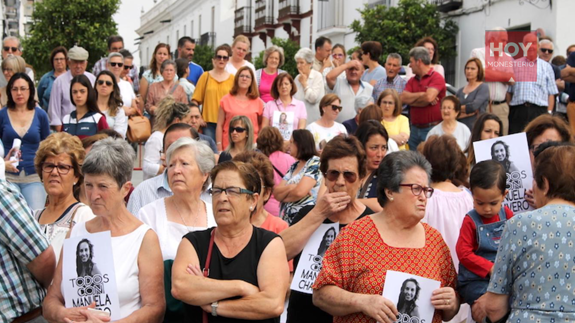 Vecinos de Monesterio, el año pasado, en la concentración del primer aniversario de la desparición de Chavero 