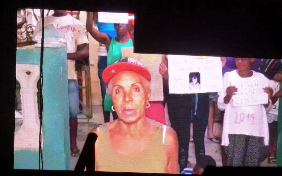 Carla Fraile en categoría infantil con 'Mi reflejo'; Sheila Mirasierra en juvenil con 'Calypso' y María Luisa Lamadrid en senior con 'Wimby Tamu', fueron elegidas reinas del Carnaval 2019 en la gala que se celebró en la tarde-noche del sábado en el pabellón polideportivo, que se quedó pequeño, con decenas de personas sin poder acceder al completarse el aforo. Más información en HOY. 