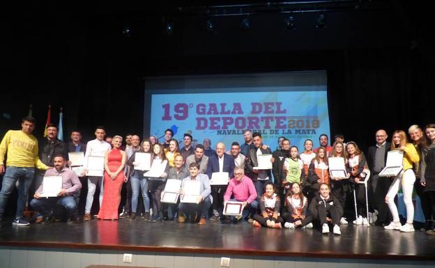 Fotografía de familia de los galardonados 
