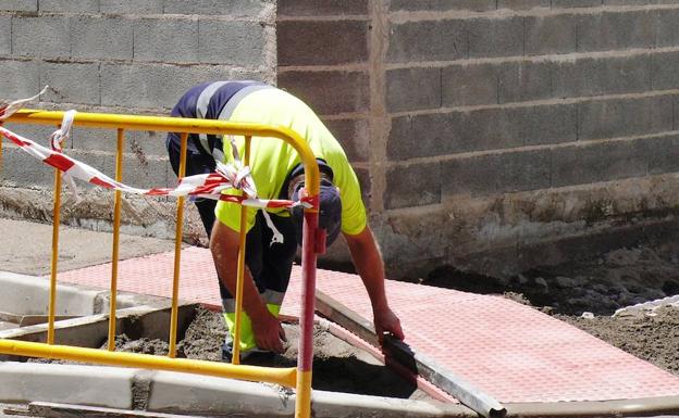 El encargado municipal de obras tiene una difícil tarea 