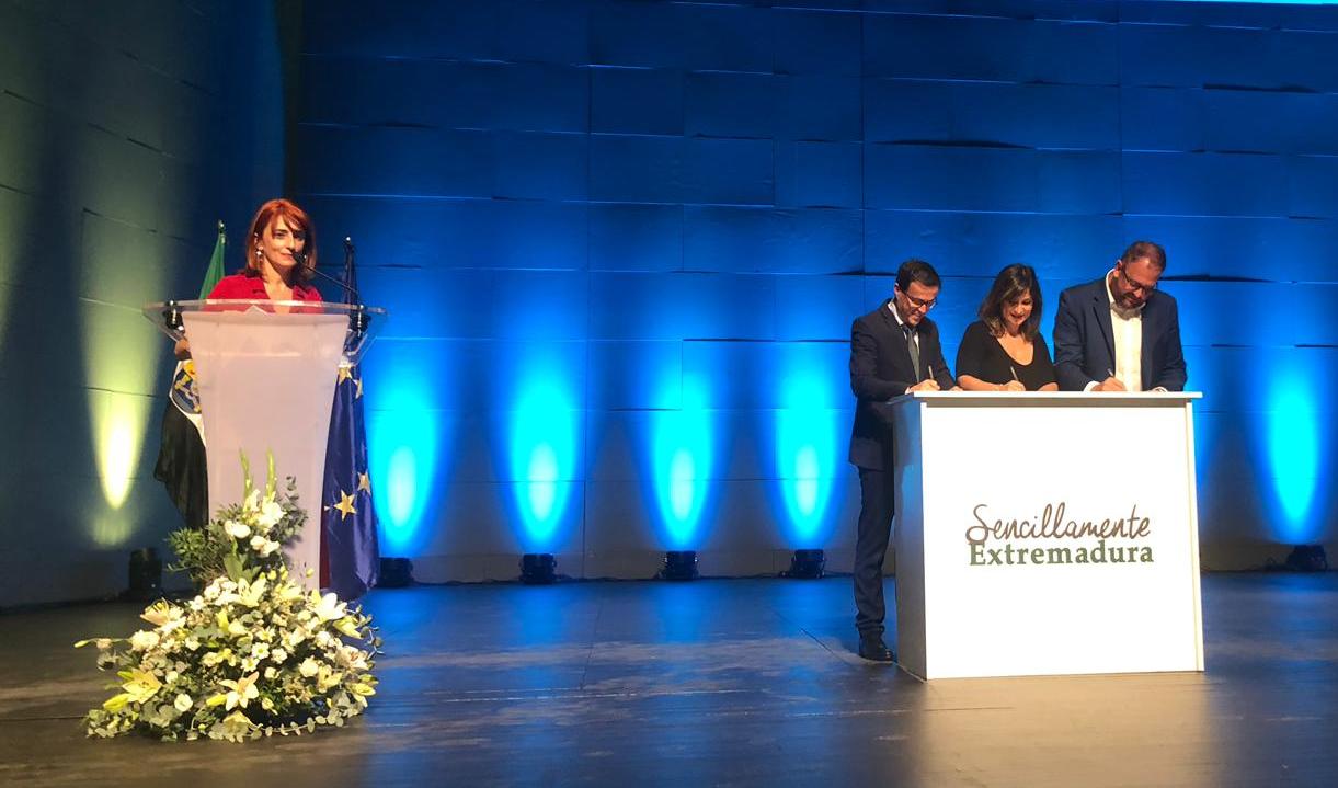 Firma de la alcaldesa morala 