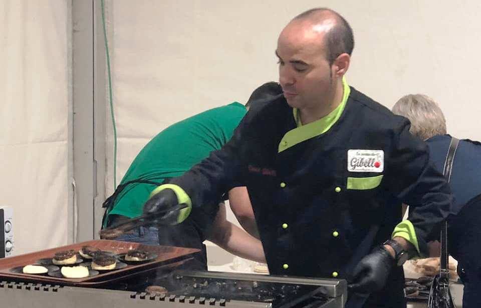 Mucho calor y mucho público en la calle, en las plazas, en bares y en terrazas y en la mayoría de las actividades realizadas. Así se podrían resumir, a grandes rasgos, las fiestas de San Miguel, aunque lógicamente cada uno hará su propio balance en función de lo que haya disfrutado. Porque también hay quien se queja del exceso de ruidos, de la acumulación de basuras y de la falta de civismo. Repasamos las fiestas en casi 30 fotografías, aunque podrían ser muchas más.