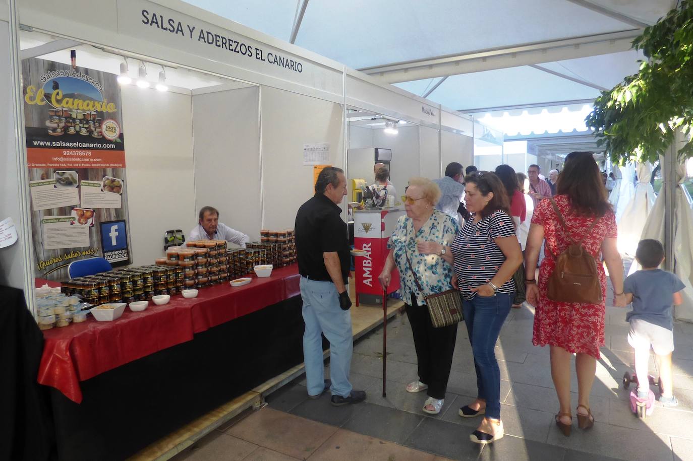 Mucho calor y mucho público en la calle, en las plazas, en bares y en terrazas y en la mayoría de las actividades realizadas. Así se podrían resumir, a grandes rasgos, las fiestas de San Miguel, aunque lógicamente cada uno hará su propio balance en función de lo que haya disfrutado. Porque también hay quien se queja del exceso de ruidos, de la acumulación de basuras y de la falta de civismo. Repasamos las fiestas en casi 30 fotografías, aunque podrían ser muchas más.