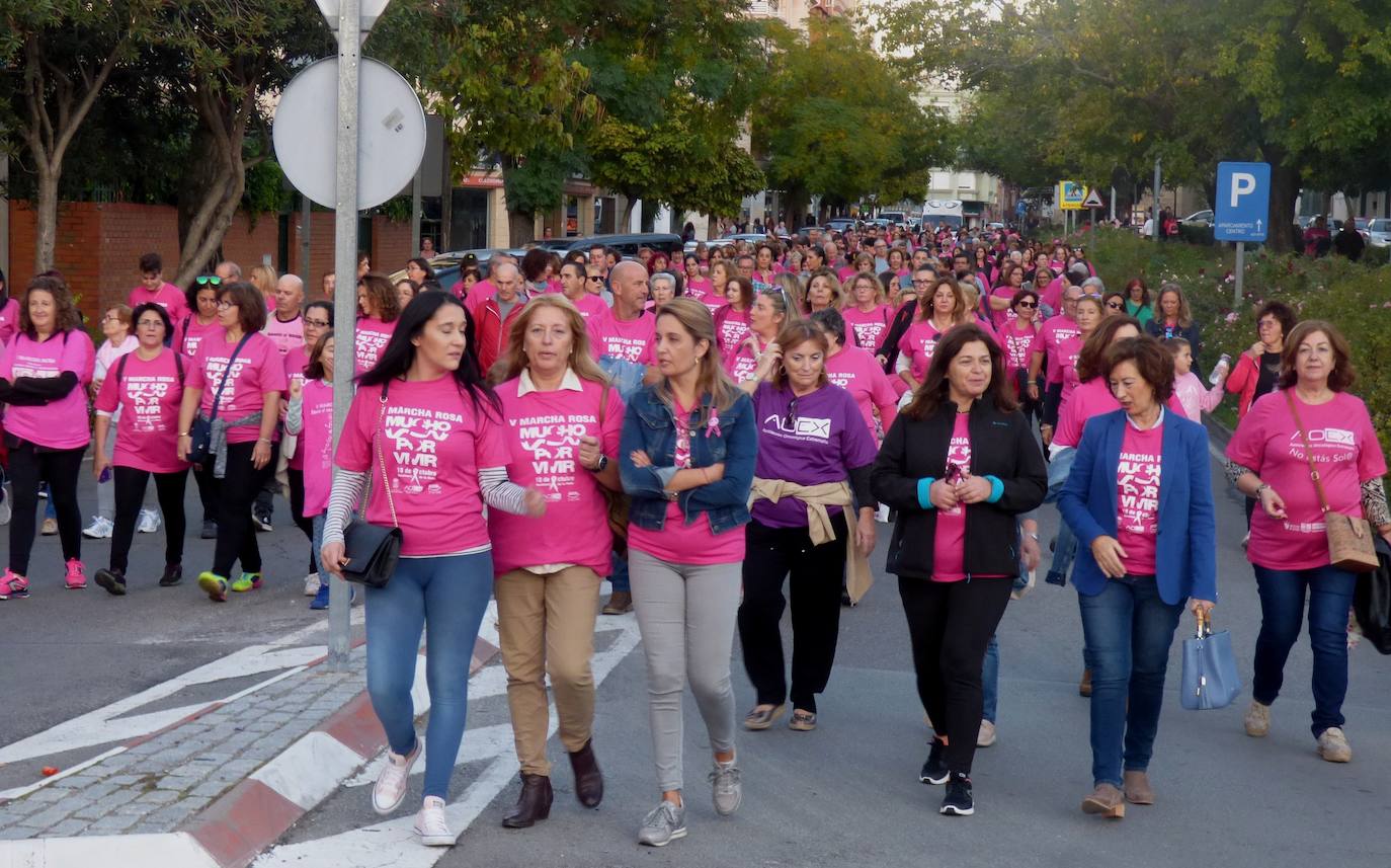 Fotos: Multitudinaria Marcha Rosa contra el cáncer de mama