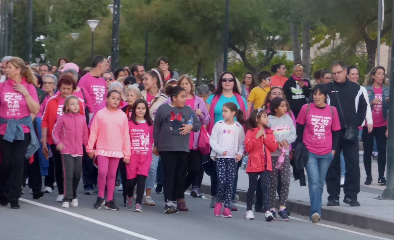 Fotos: Multitudinaria Marcha Rosa contra el cáncer de mama
