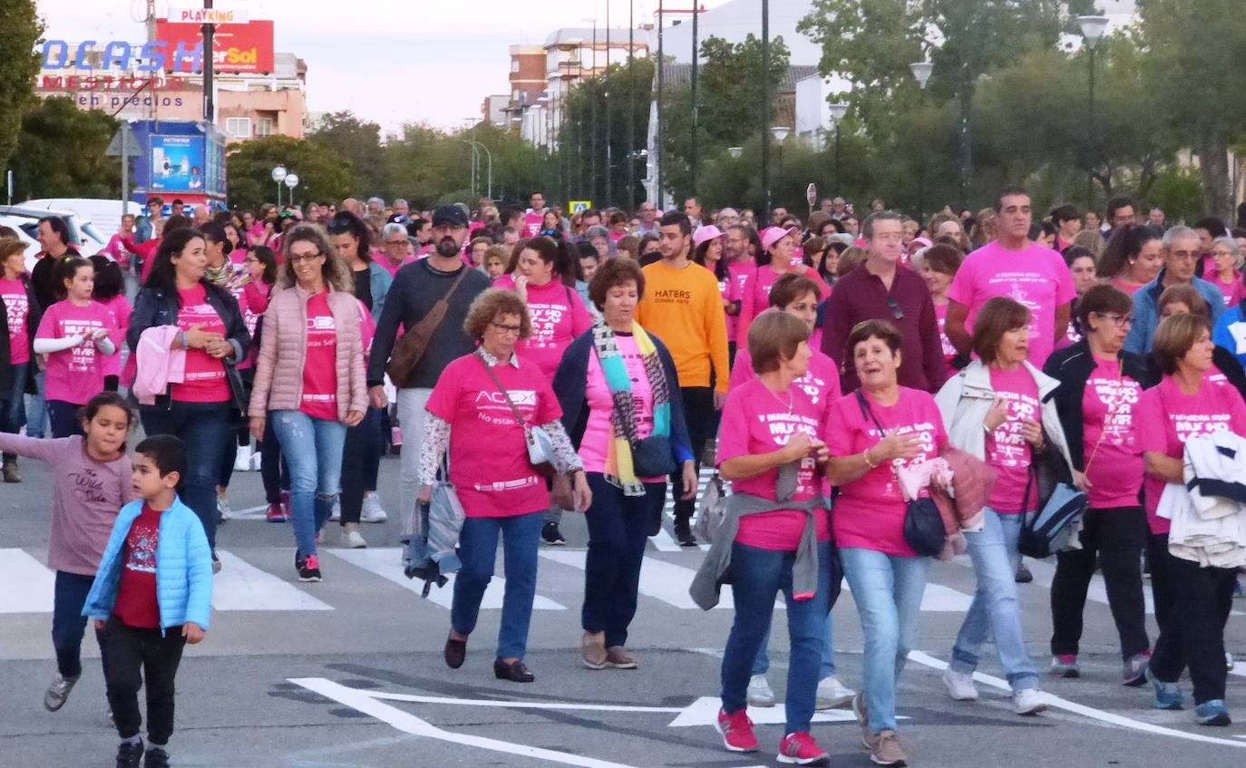 Fotos: Multitudinaria Marcha Rosa contra el cáncer de mama