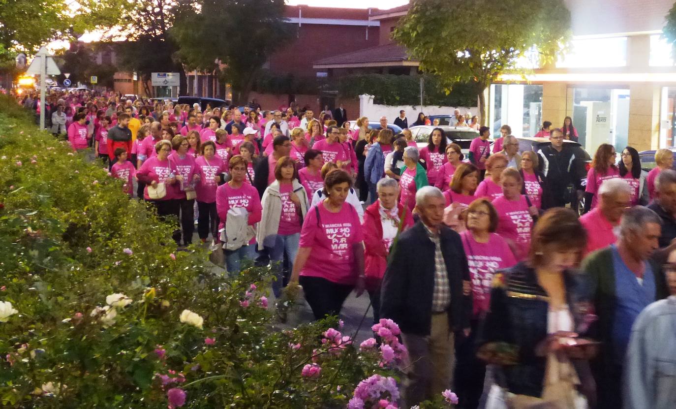 Fotos: Multitudinaria Marcha Rosa contra el cáncer de mama