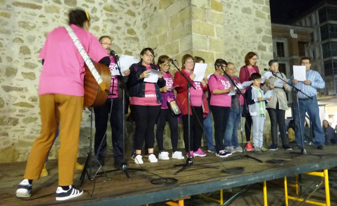 Fotos: Multitudinaria Marcha Rosa contra el cáncer de mama