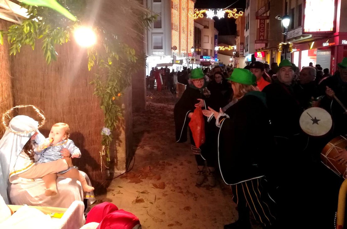 Fotos: La cabalgata de los Reyes Magos despide la Navidad