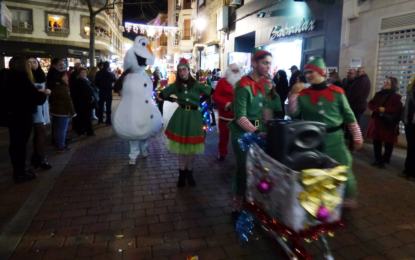 Fotos: La cabalgata de los Reyes Magos despide la Navidad
