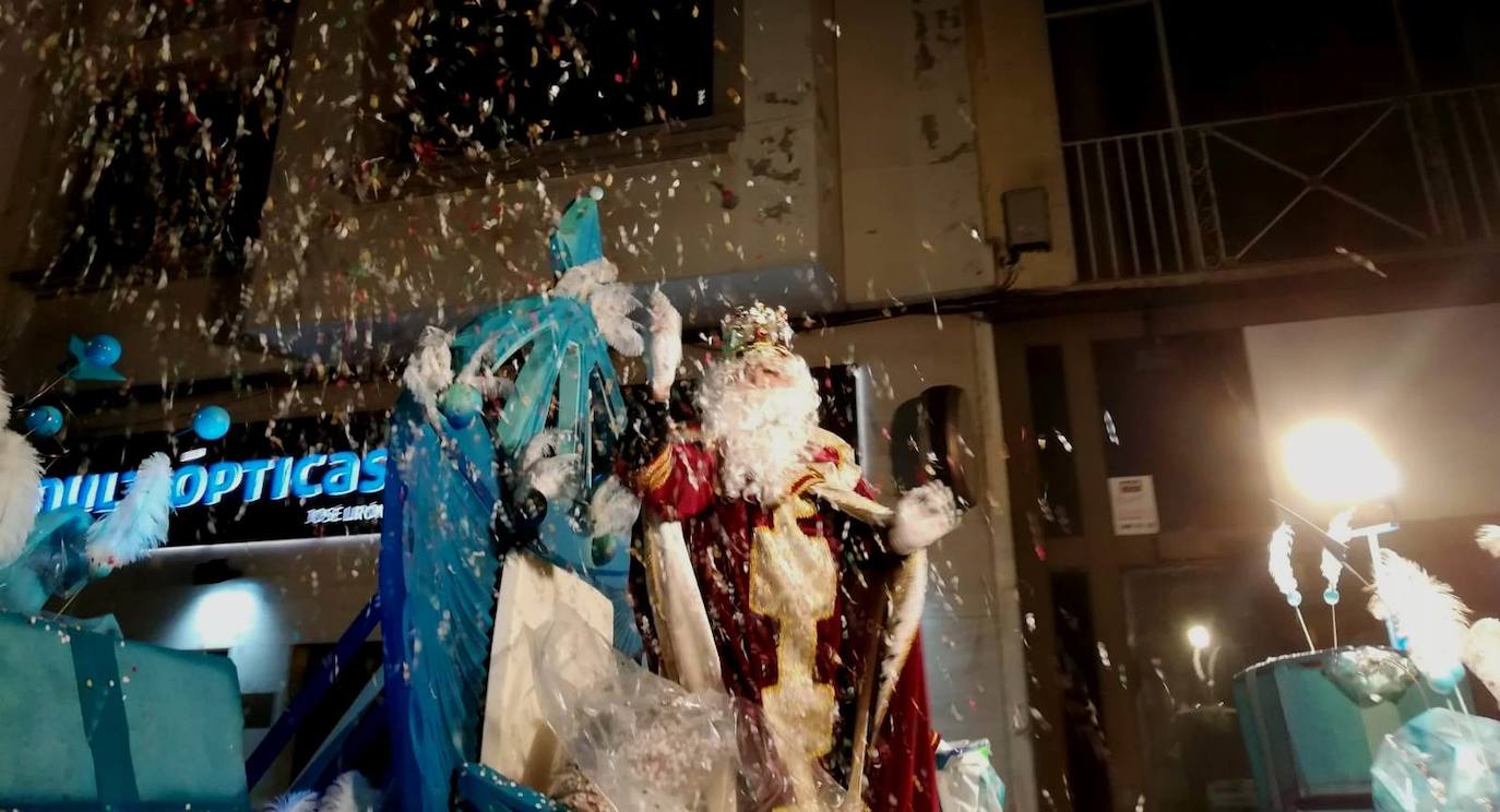 Fotos: La cabalgata de los Reyes Magos despide la Navidad