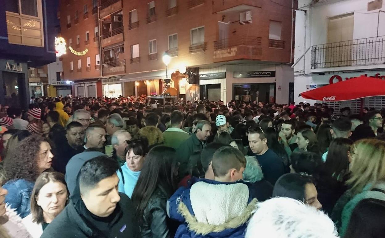 Ambiente durante en Carnaval en el peatonal de Antonio Concha 