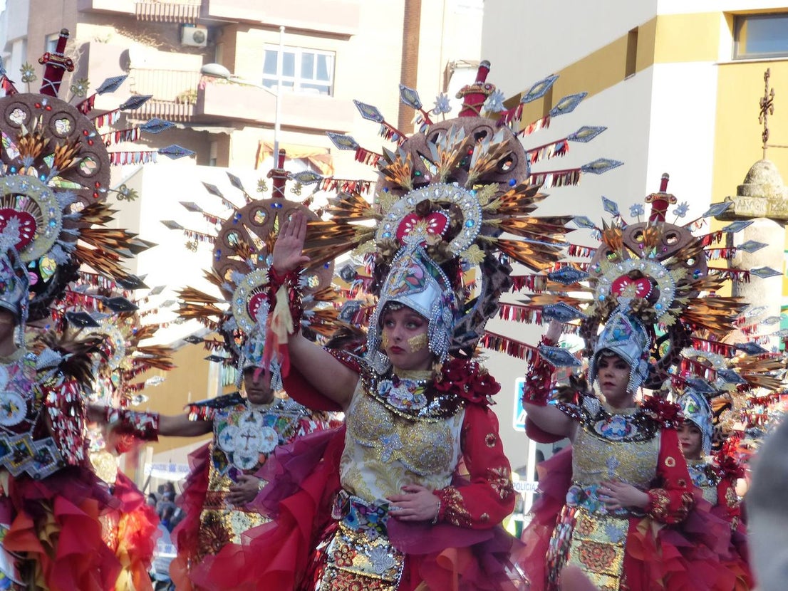 Fotos: Desfile de carrozas y comparsas