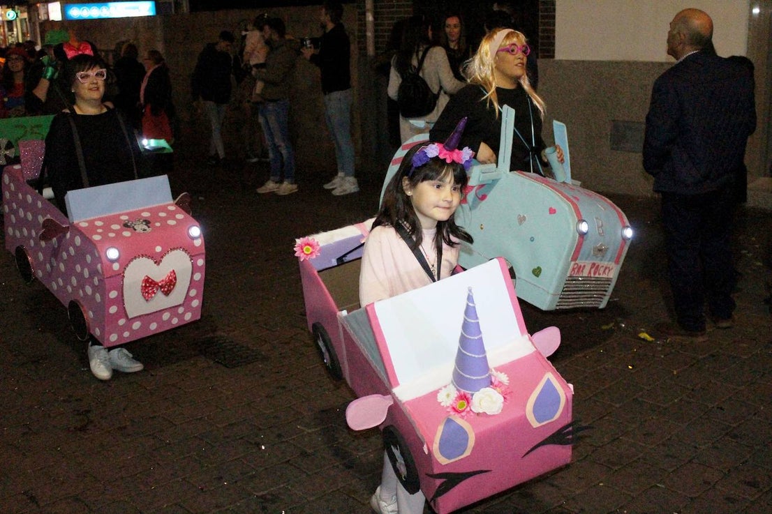 Fotos: Pasacalles carnavalero