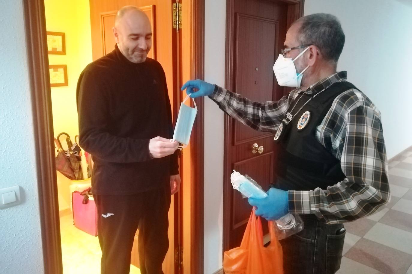 El reparto se hace puerta a puerta 