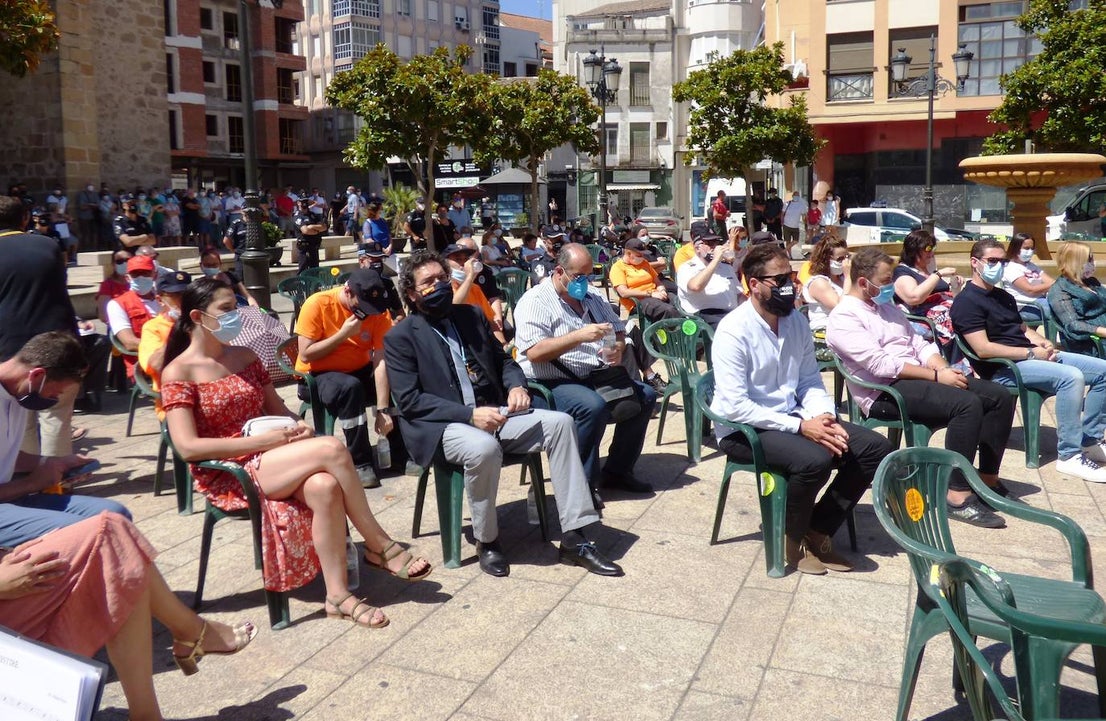 Fotos: Homenaje en la plaza de España