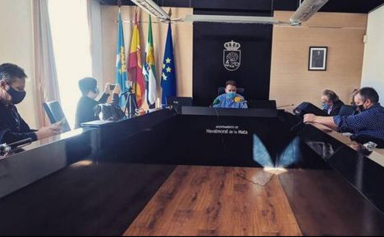 Josema Encinas ante los informadores locales 