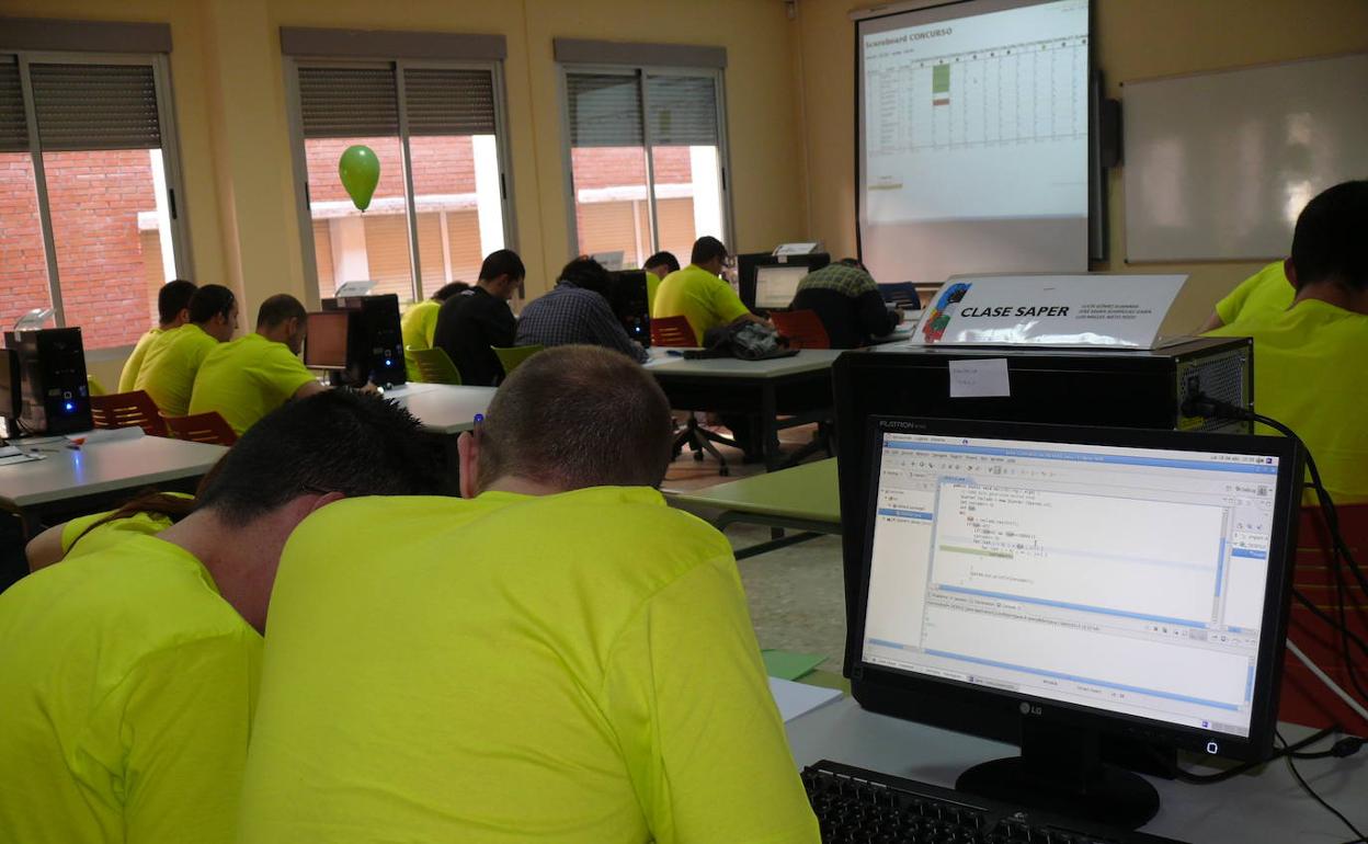 Las plazas vacantes de docentes en el IES Augustóbriga se cubrirán en breve