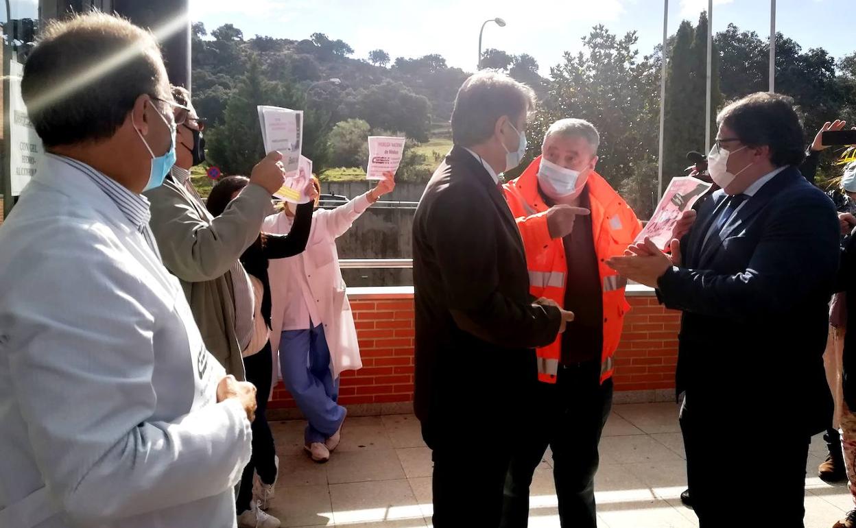 Vergeles a las puertas del hospital Campo Arañuelo 