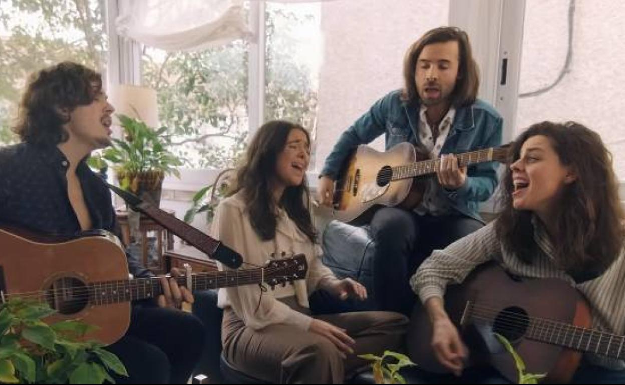 Clara Alvarado, Iciar Segovia, Álvaro Cuberris y Miguel Iglesias forman Biuti Bambú 