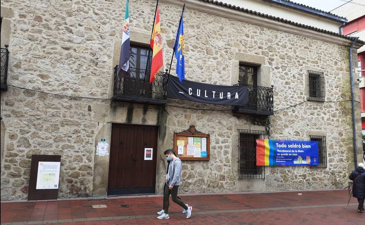 La renovada biblioteca municipal se llamará Domingo Quijada