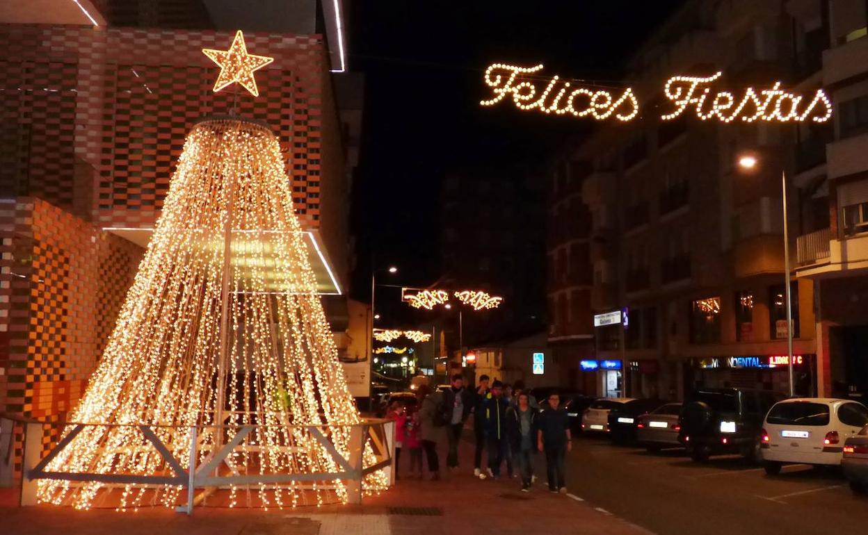 El Ayuntamiento destina más de 36.000 euros al alquiler de la iluminación navideña