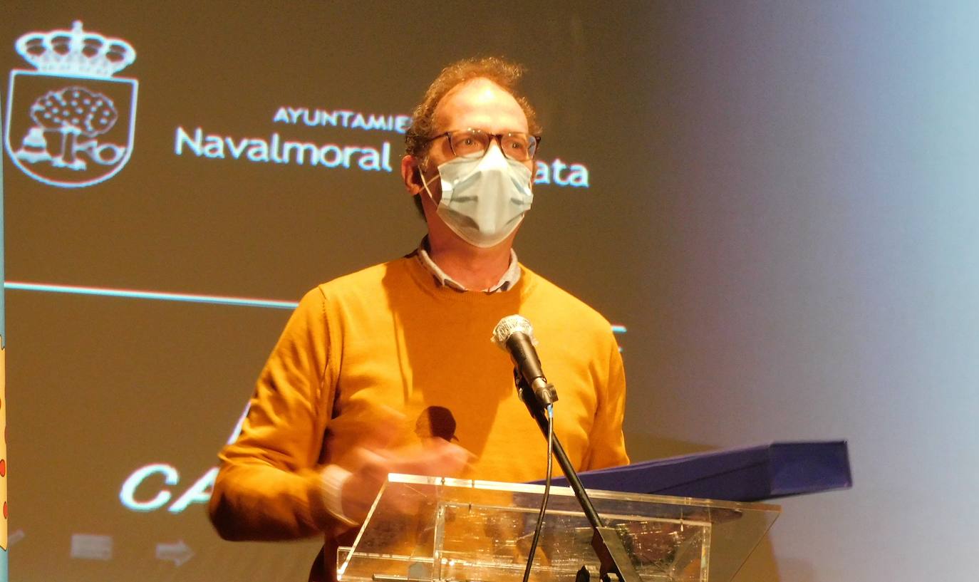 Reconocimiento al periodista deportivo Pepe Barrado 