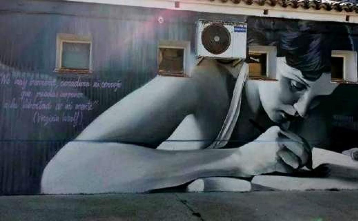 Un mural en la biblioteca homenajea a las mujeres de Carrascalejo