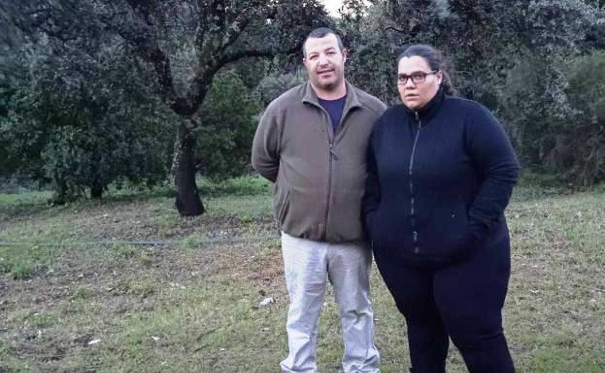 «Nos han cortado el camino y no puedo llevar a los niños al colegio»
