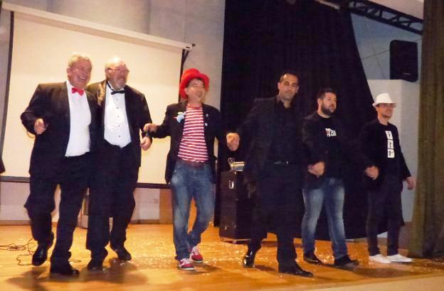 Segundo por la izquierda en el Día Mágico 