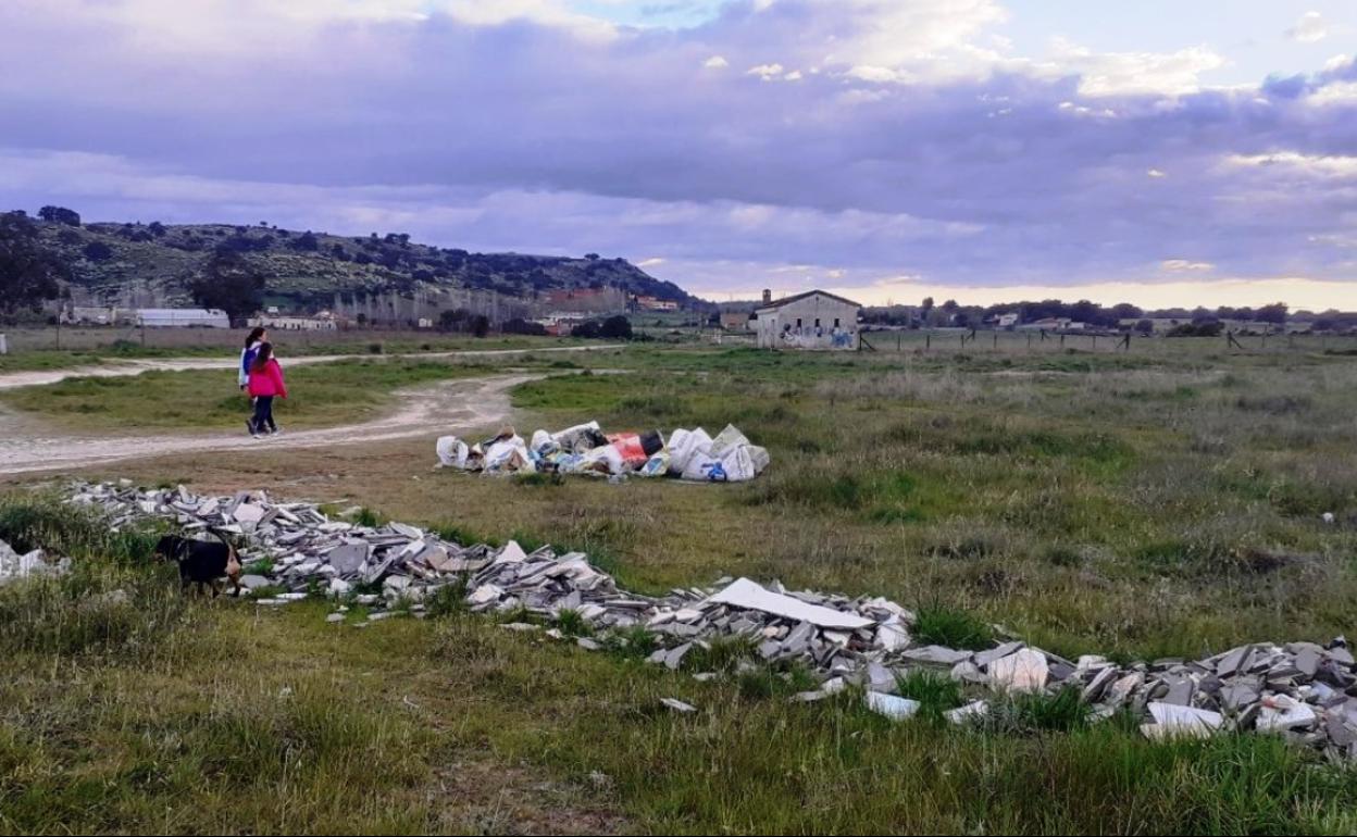 Cáceres Viva crítica el estado de abandono en el que se encuentra la zona del cordel