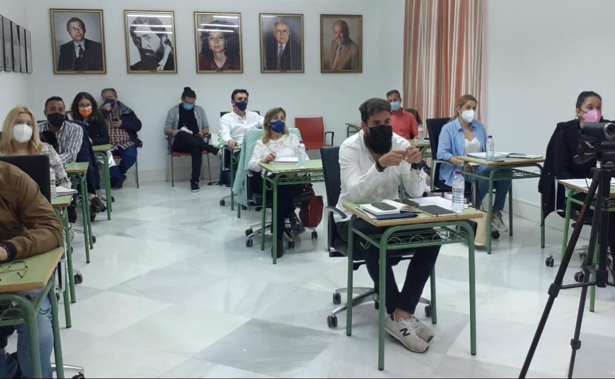 El pleno aprueba destinar 400.000 euros para un Plan de Empleo Joven