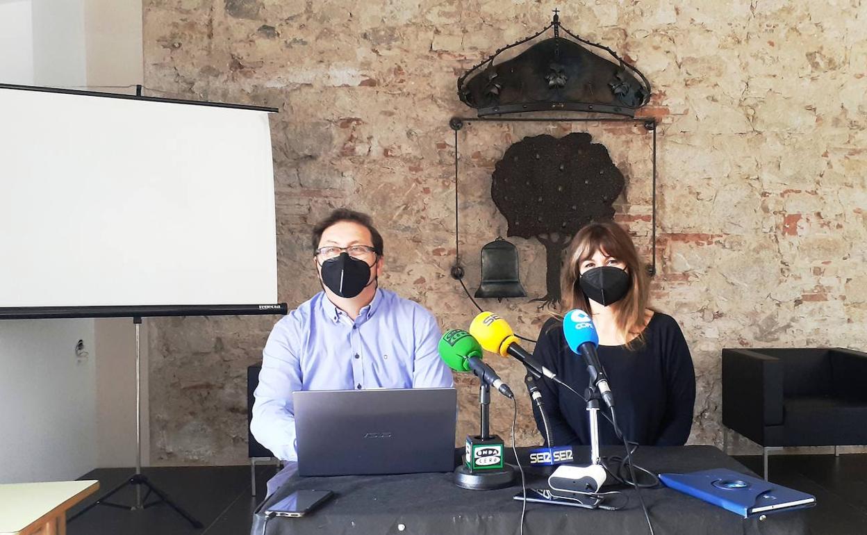 Roberto Correas y Raquel Medina en la presentación del ciclo 
