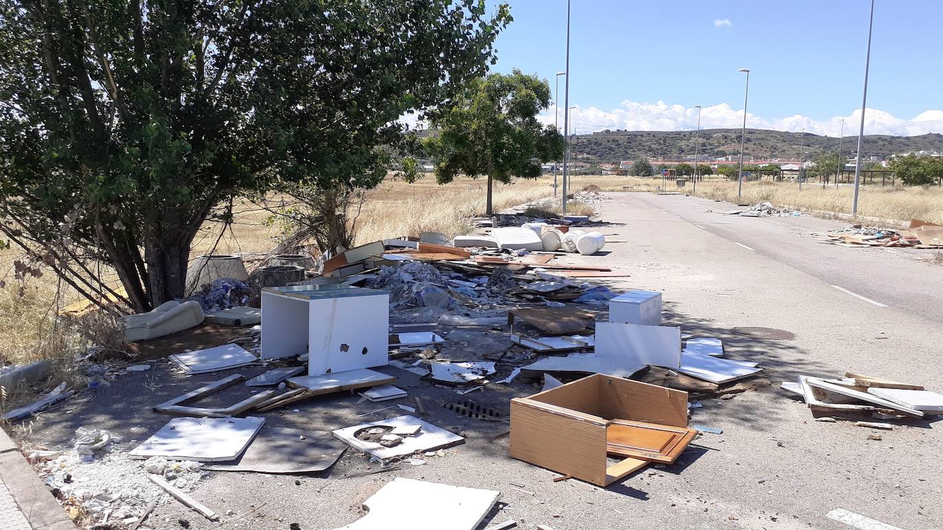 La basura y los restos de todo tipo no dejan de aumentar 