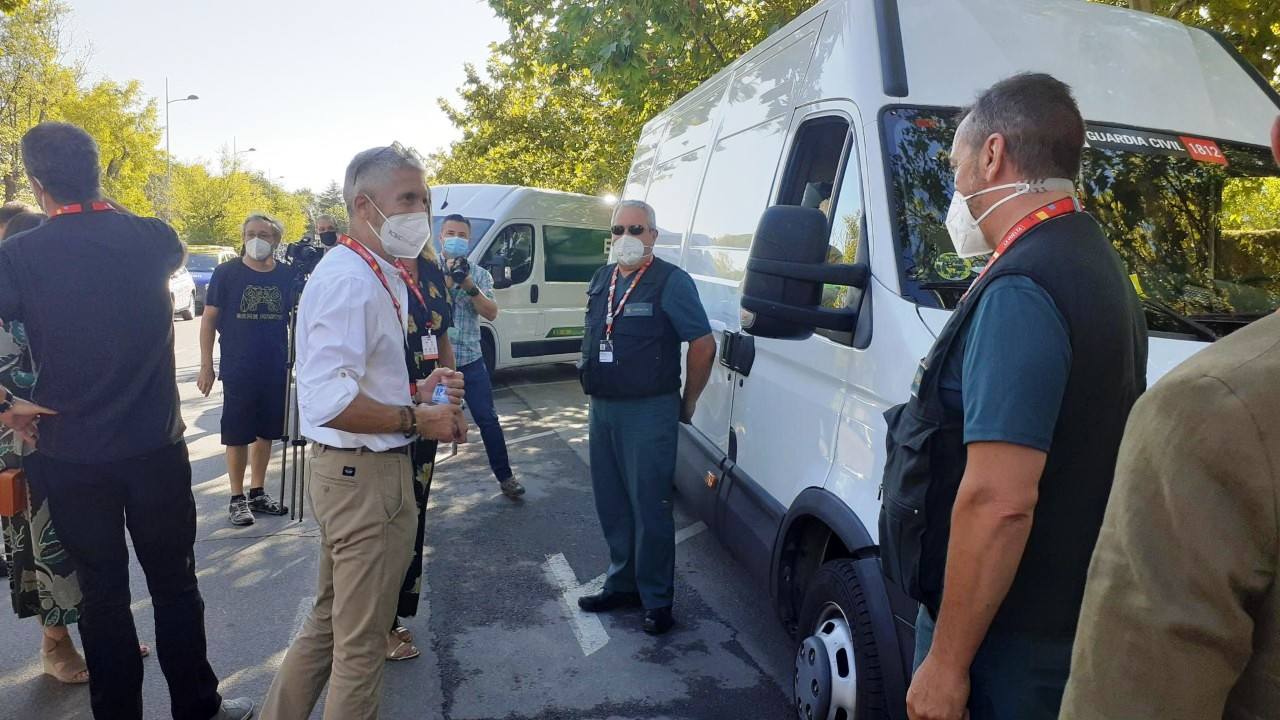 El ministro del Interior con el opertivo de seguridad de la Vuelta 