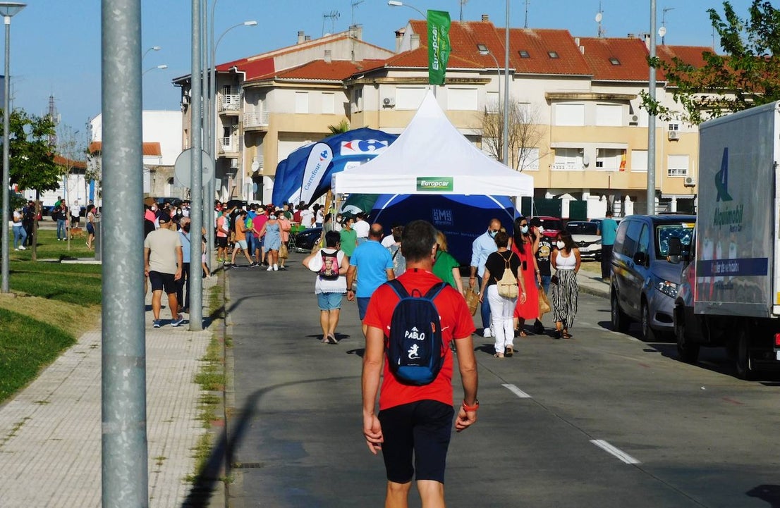 Fotos: Jornada histórica para el deporte moralo: sale una etapa de la Vuelta Ciclista