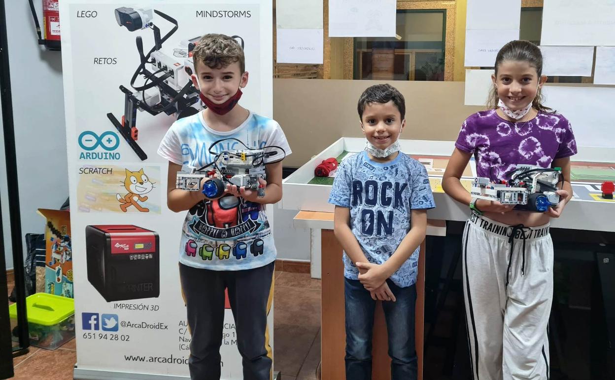 ArcaDroidEx participará con dos equipos en la fase zonal de la World Robot Olympiad